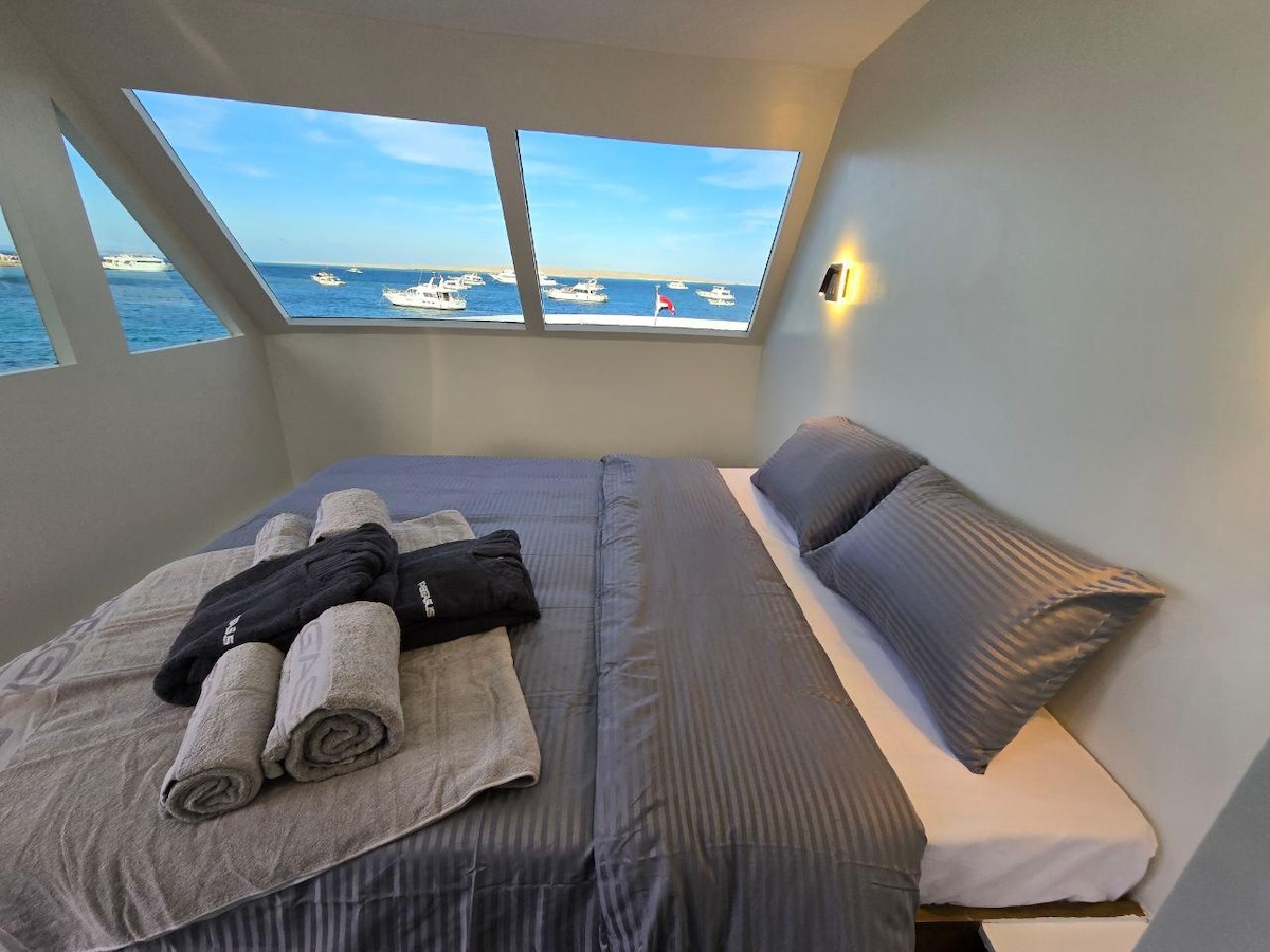 luxury yacht for kitesurfing and wingfoiling safari